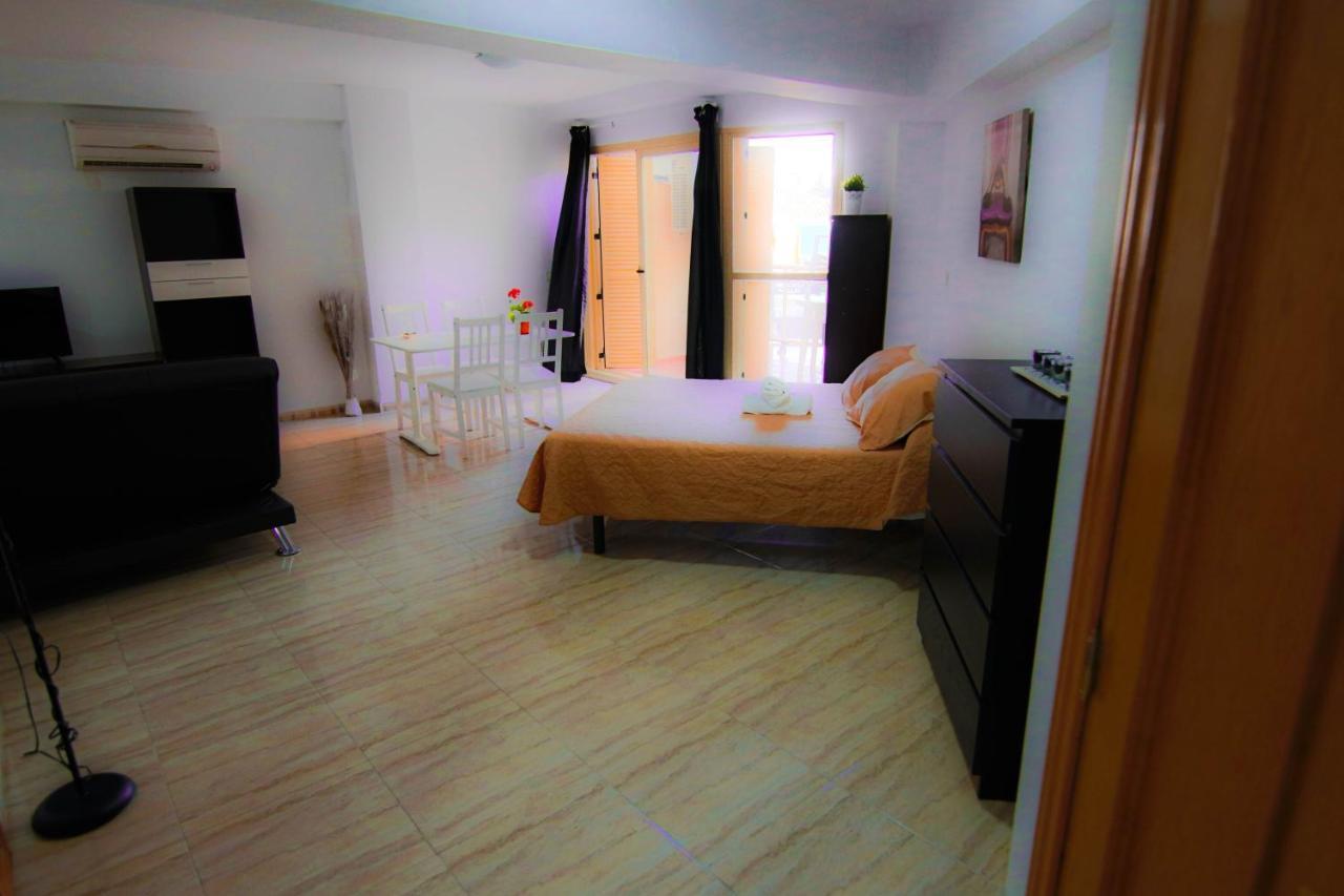 Puerta Del Sol Trm Only Adults Aparts 托雷莫利诺斯 外观 照片